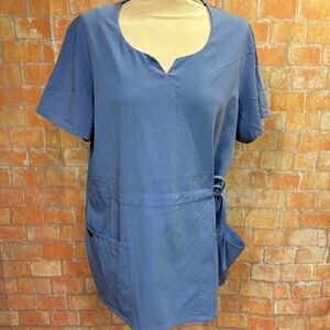 Jockey Side Tie Scrub Top